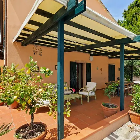 Delightful In Varano With Fireplace Villa Poggio (Marche)