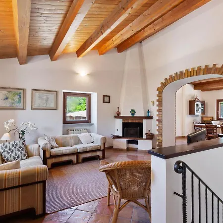 Villa Delightful In Varano With Fireplace *