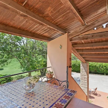 Delightful In Varano With Fireplace