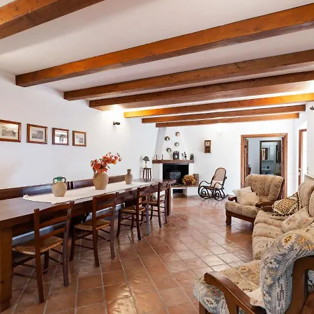 Delightful In Varano With Fireplace Villa