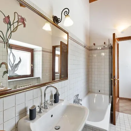 Villa Delightful In Varano With Fireplace Poggio (Marche)